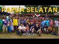 Kuali merah putih 02 papua berdiri diatas emas berjalan tanpa alas