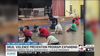 VIDEO: Moncks Corner students getting guidance from police about drugs, violence