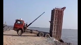 China truck fail compilation! 【E11】Driving truck is dangerous job