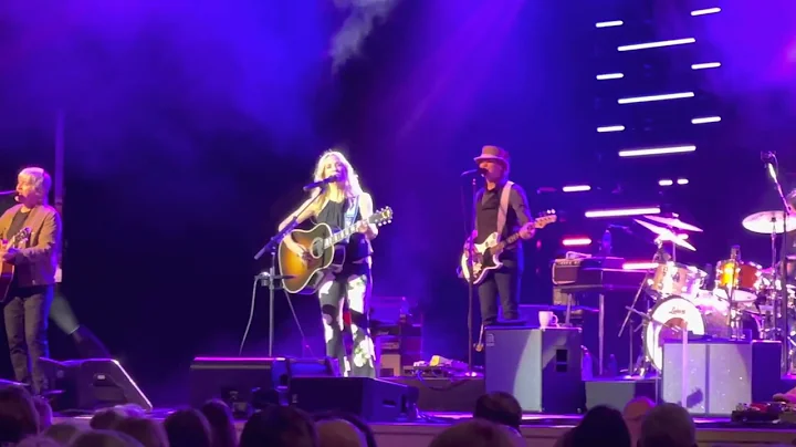 Sheryl Crow - Strong Enough live in concert Ravini...