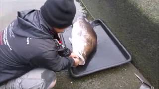 アカメ釣り12 で大物アカメをキャッチ リリース撮影成功 Youtube