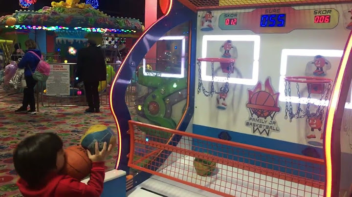 Egemen futboldan sonra basketbola da heveslendi. İdolü Curry. ;)