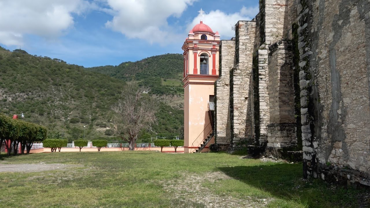 Lugares turísticos de San Miguel Tlacotepec- Jolette, Emirahí, Carlos.