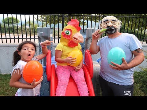 Bahçe de Gezen Dev Tavuk - Giant chicken comes to get his Giant Egg! Grandpa pretend play egg