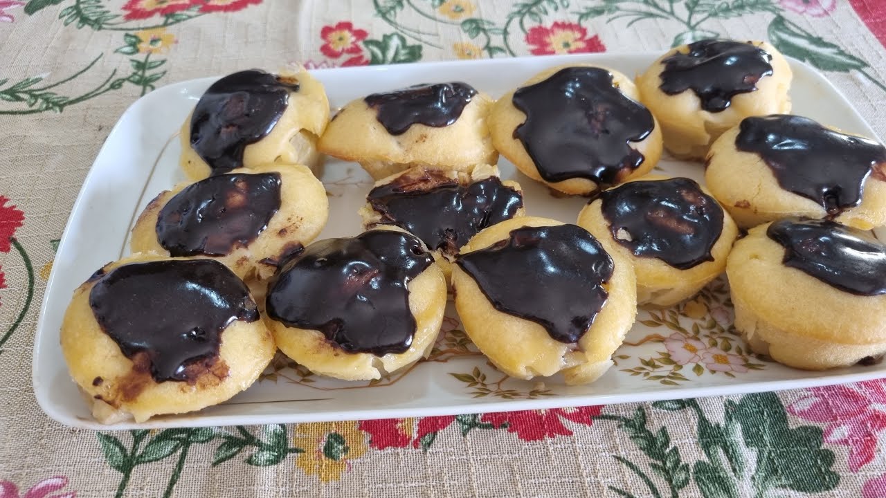 CUPCAKE DE ABACAXI COM COBERTURA DE CHOCOLATE ZERO AÇÚCAR