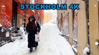 Snowy Walking Tour in Stockholms Old Town - 4K 60FPS