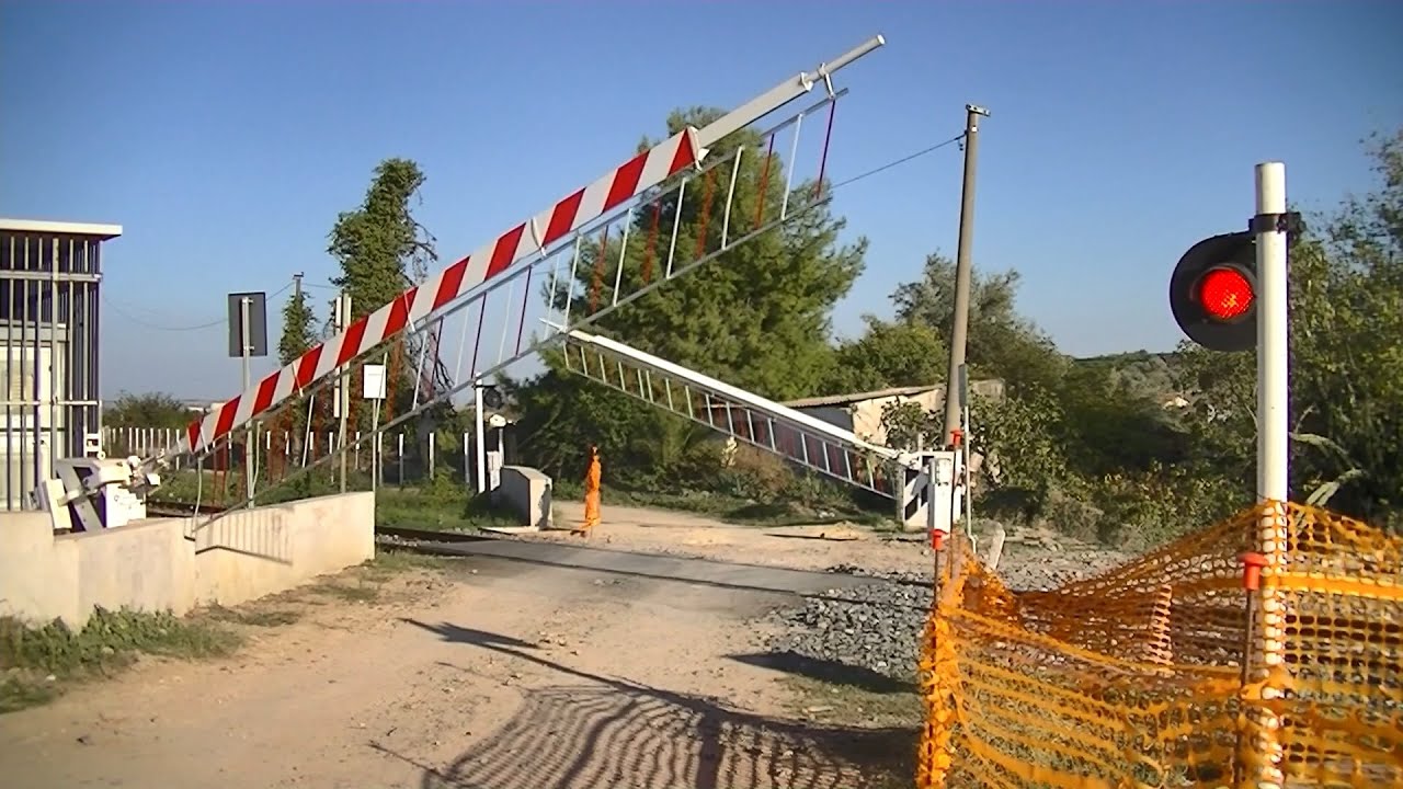 Spoorwegovergang Scordia (I) // Railroad crossing // Passaggio a livello