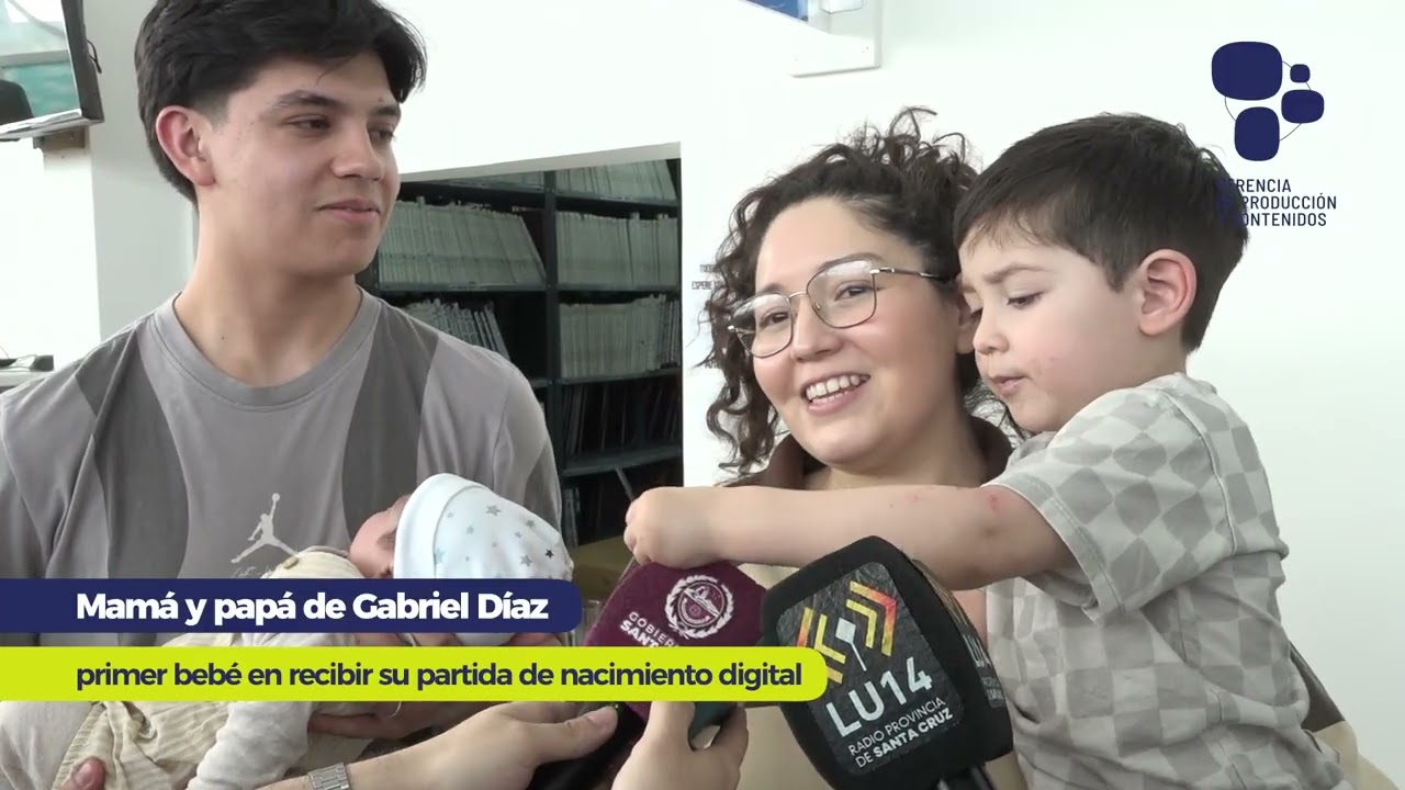 Gabriel uno de los primeros bebés que tiene su partida de nacimiento digital