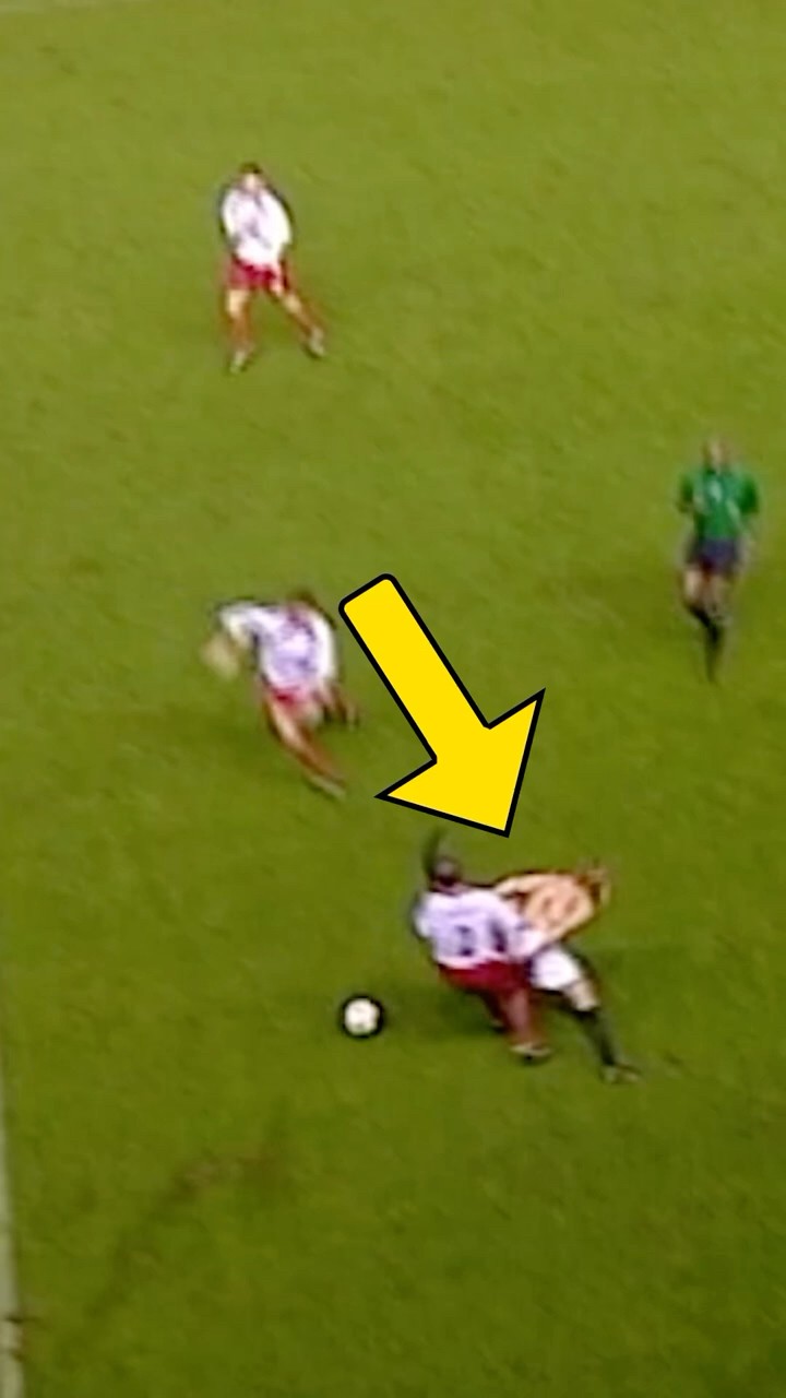 Forlan Playing With No Shirt?! ?