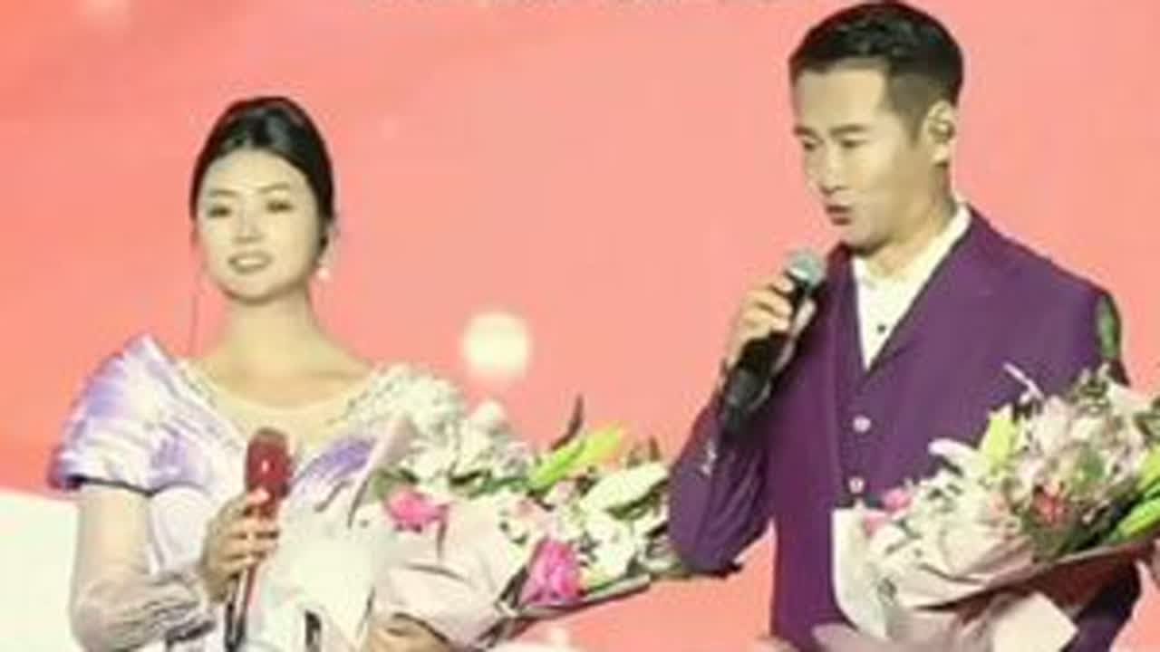 太感人了！太感人了！徐子崴，罗姣，举办感恩家乡公益演唱会。当