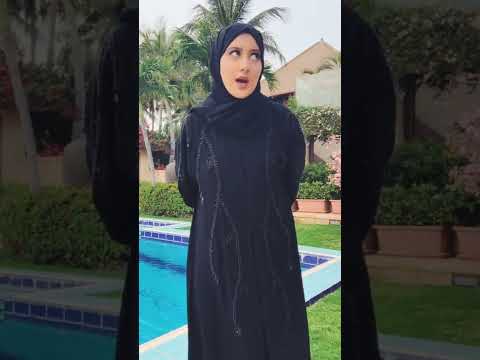       جلسة تصوير عبايات تفضل عباية سودة ولا ملونة دوج 