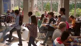 Me Myself and I escena de la cafetería Jack Dylan Grazer. screenshot 5