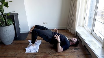 Sliding Hamsting curl (with a towel)