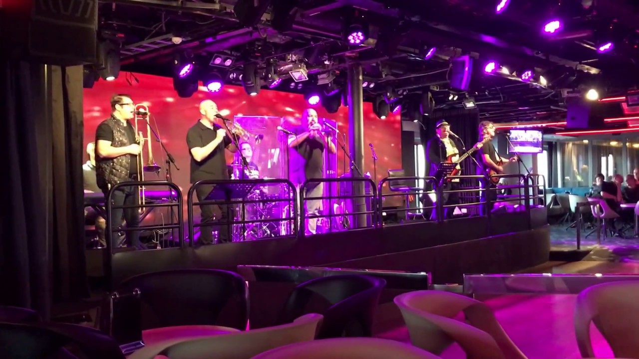 Viking Line. AKAGA Showband