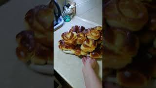 давно не стряпала 🥰🥐☕️булочки со сгущёнкой, и Nutella.