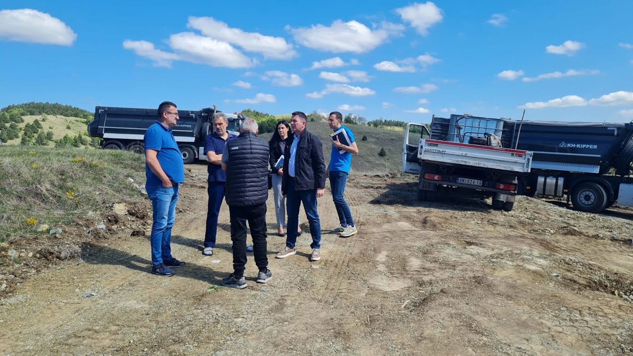 PRILOG - NOV ASFALT ZA ŽITELJE SELA DRUŽETIĆI / 30.04.2024./ TV GM PLUS ...