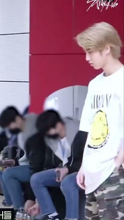 Han injured his back during kingdom practice // 한 | Stray Kids