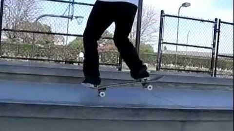 SWITCH KICKFLIP MANUAL SLOW MOTION