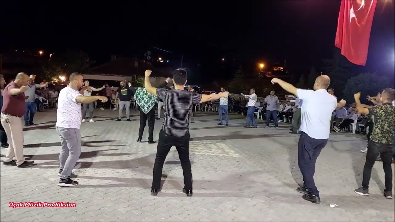 Mehmet Kapal Çaldığım bağlama Çiçekdağı Masa üstünde bardak Ana sına kızına SEO HD yeniden yayında