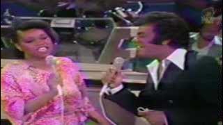 Download lagu Johnny Mathis & Deniece Williams - Too Much, Too Little, Too Late