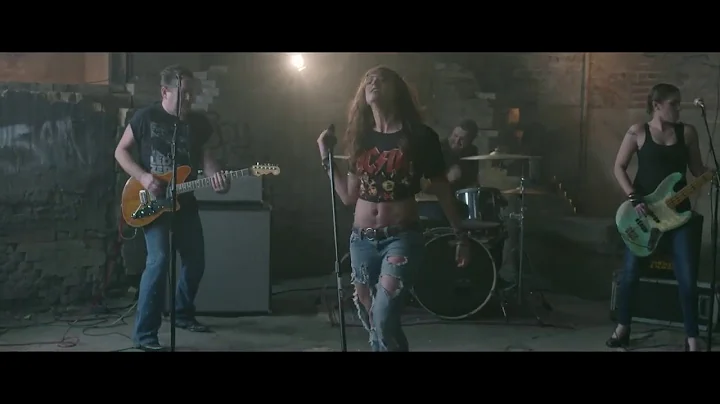 Kenzi Whittington - Comin' In Hot