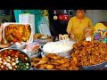 Choáng hộp xôi gà 70k bán thâu đêm gần 20 năm ở Sài Gòn | street food saigon