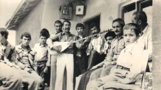 Aşik Dede Bekar Bi̇r Yi̇ği̇t Gurbete Gi̇tse
