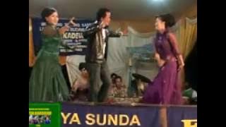 JAIPONGAN II ARTS FAMOUS SINDEN II 'STYLE' II WITH EXCEPTIONAL IBING I (MITRA KADEUDEUH)