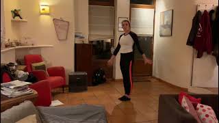 Apprentissage sauts écarts : antéro-postérieur et sissonne