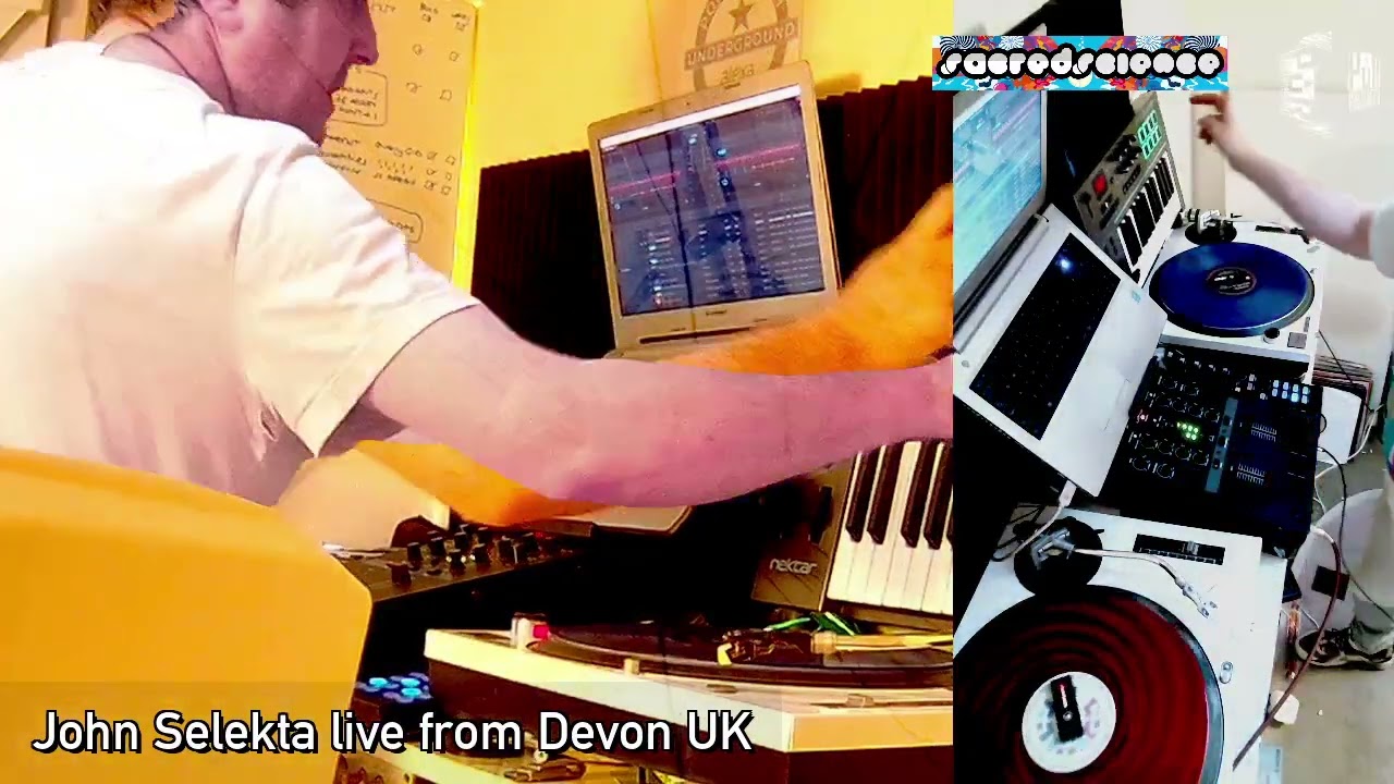 Groovin Minimal Tech and Techno