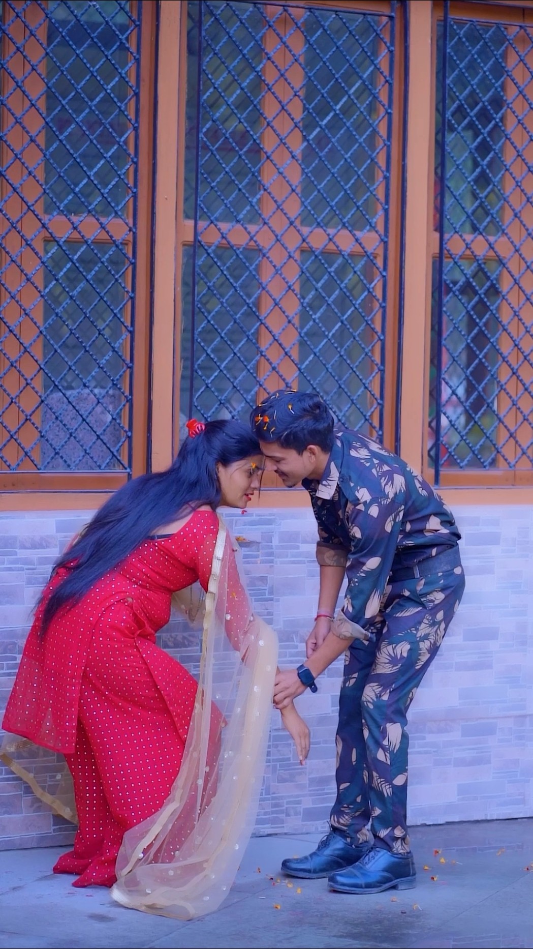 Me kahi bhi rahu ye Sanam mujhko h zindagi ki kasam