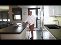 Cocina blanca con isla !!COLUMNAS INCREIBLES!! encimera de cocina dekton