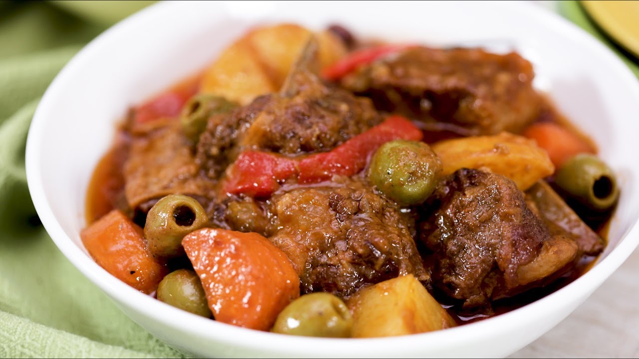 Beef Kaldereta Recipe with Olives | Yummy PH - YouTube