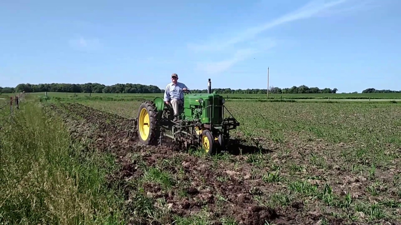 Cultivating Corn JD 40 2016 YouTube