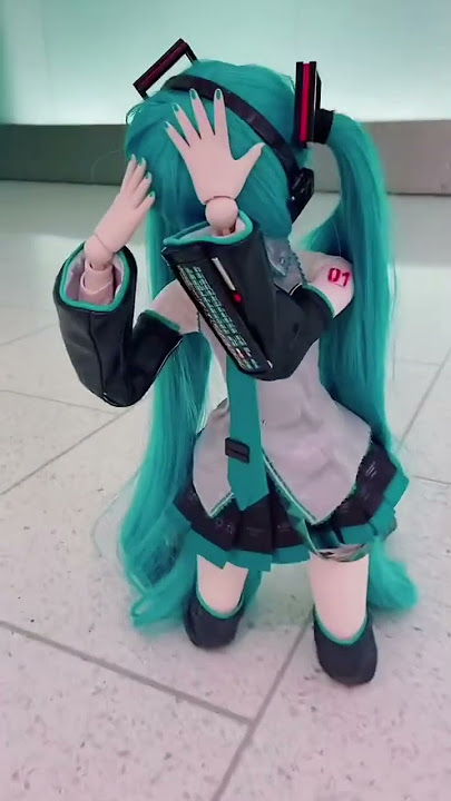 She’s disappointed in me 👁👄👁 #miku #mikudoll #mikucosplay #hatsunemikucosplay #cosplay