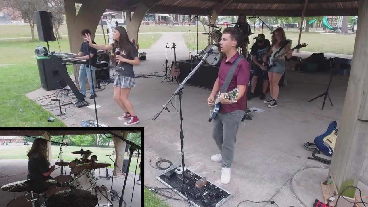 LIVE from a very warm Grand Blanc, Michigan!!!