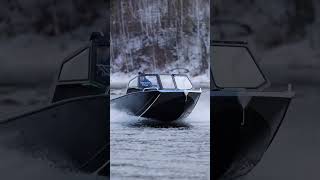 Скоро на канале появится детальный видео обзор катера Rosomaha R5100 2025 со стационарным водомётом!