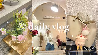 spend time with me 𝜗𝜚‧₊˚ʚ work from cafe, hangout with friend, books ୧ ‧₊˚🧸ྀི