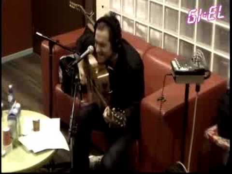 Tom Baxter singing Billy Jean