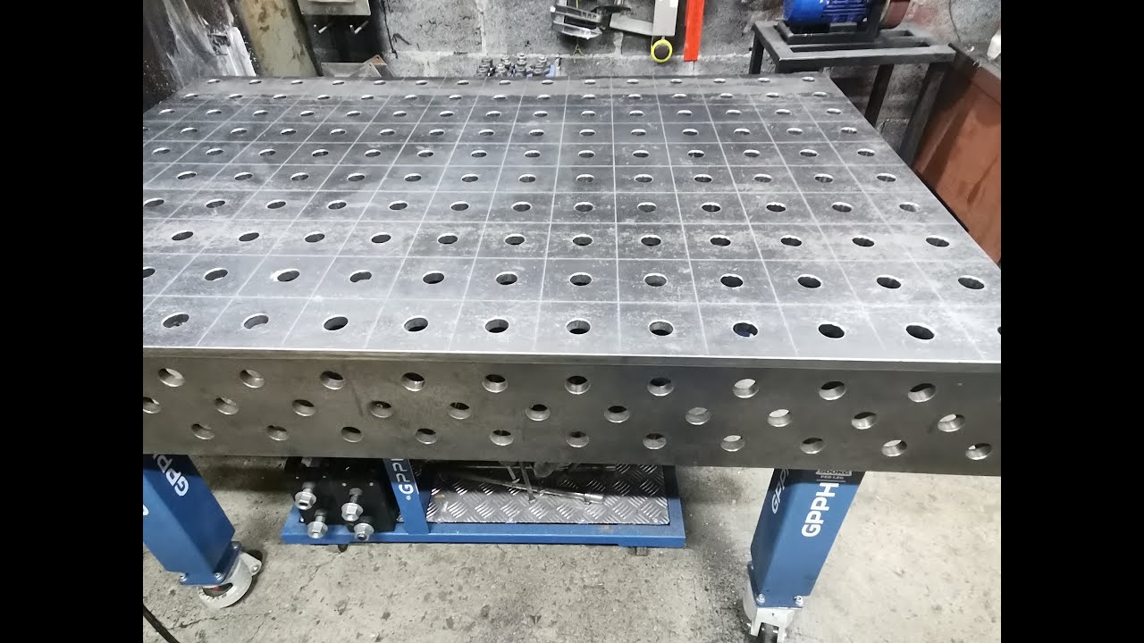 Czyszczenie konserwacja i zabezpieczanie stołu spawalniczego  💪