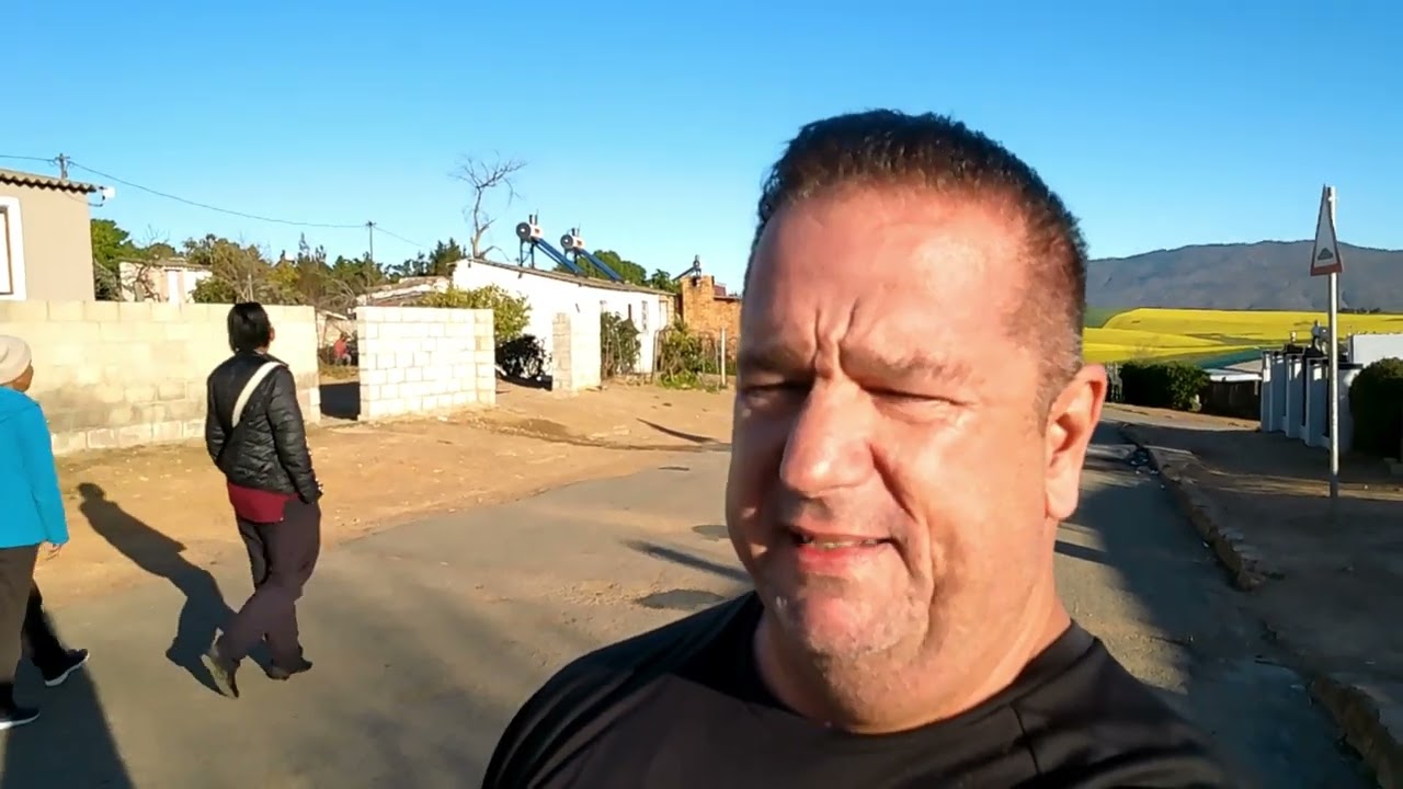 Visite Bergsig en Caledon el barrio Que se Creo en la epoca del apartheid.