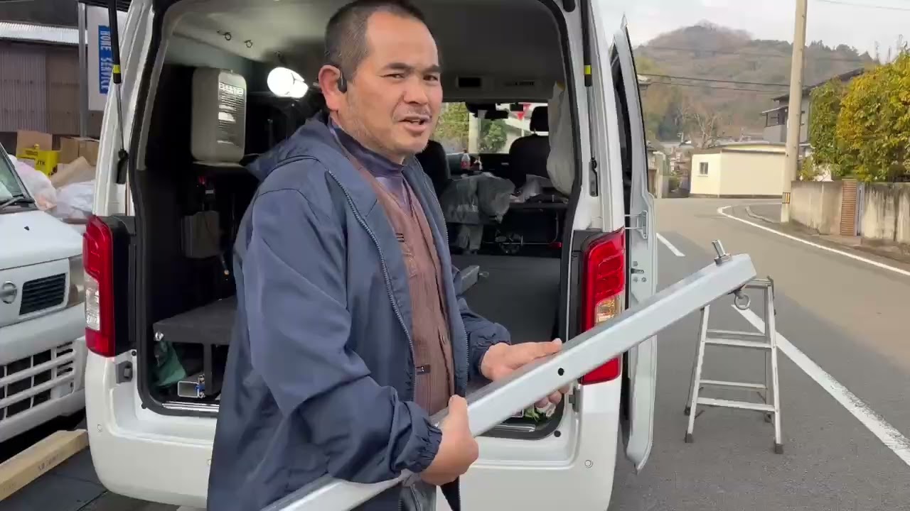 天下無敵！新型キャラバン（グランドプレミアムGX・四駆ディーゼル続編！大容量ソーラーパネル615W・オルタネーターチャジャー1000W・オーディオ３ウェイシステム・サイバーナビ9インチ・ルーフキャリー