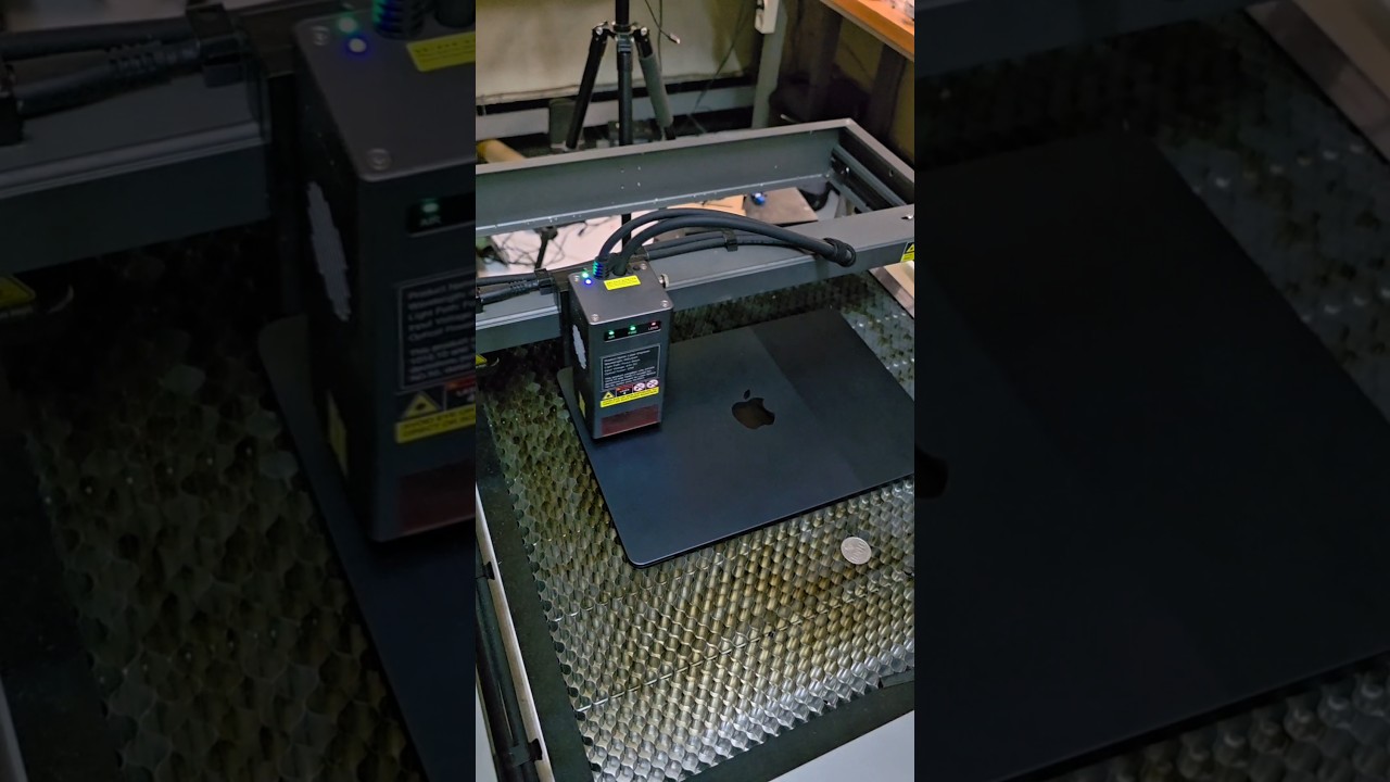 Macbook kita ukir pakai laser 😅😅