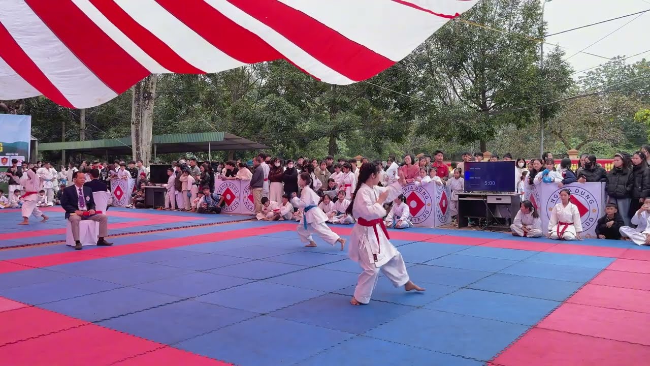 Kata cá nhân nữ trên 18 tuổi