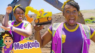 HOW DO EXCAVATORS WORK? 🏗️⚙️ Meekah’s Vehicles Dance Lesson!