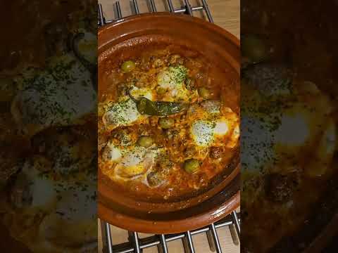 مسكين كيقنع بأي حاجة سبحان الله