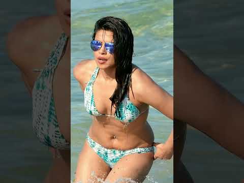 Priyanka Chopra so Hot Sexy Bikini Bollywood Only Actress navel #priyankachopra #shorts