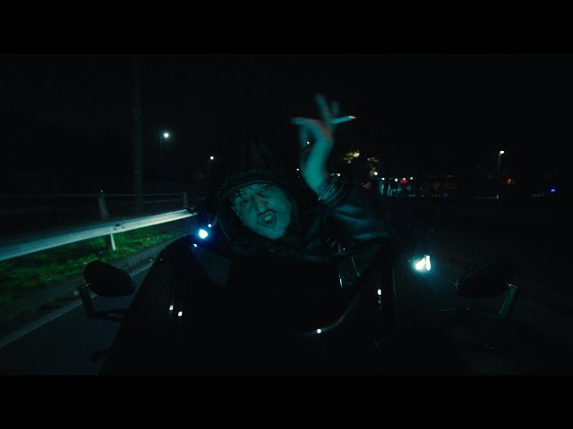 Paky - Blauer (Official Video)