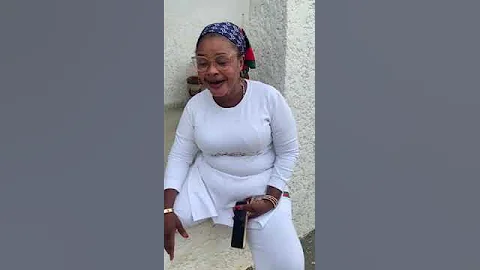 Actress Toyosi Adesanya wishes missolowo a beautiful happy birthday