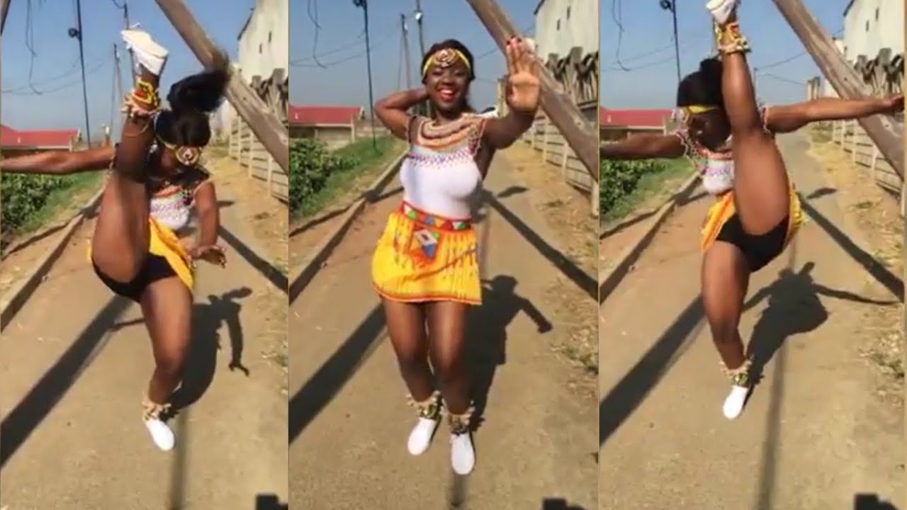 Beautiful Zulu Girl Dancing A Zulu Reed Dance Umhlanga Reed Dance